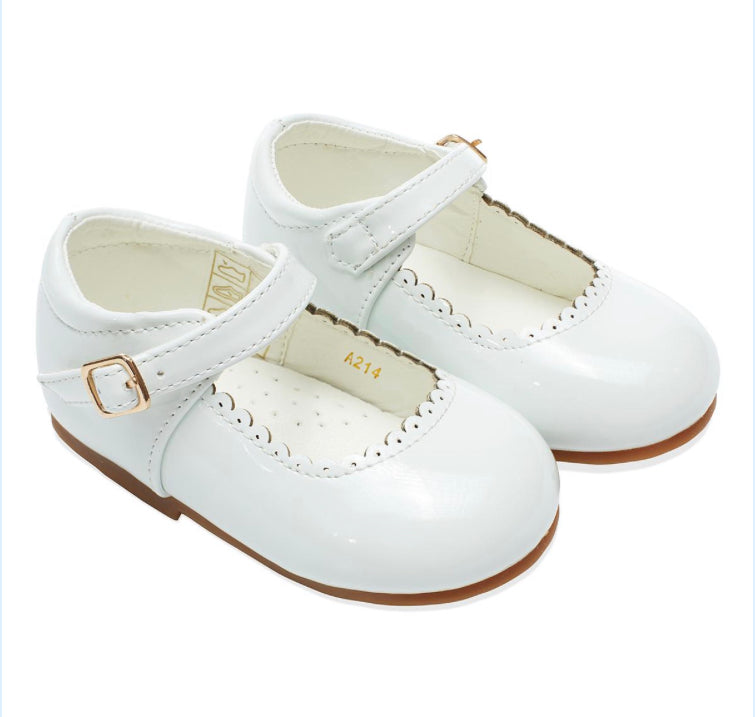 Baby White Scallop Patent Shoes 3-10 (Infant Sizes)