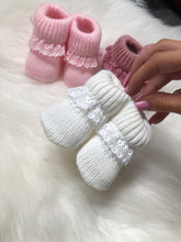 Load image into Gallery viewer, Frilly Knitted Newborn Booties
