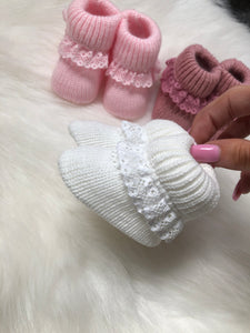 Frilly Knitted Newborn Booties